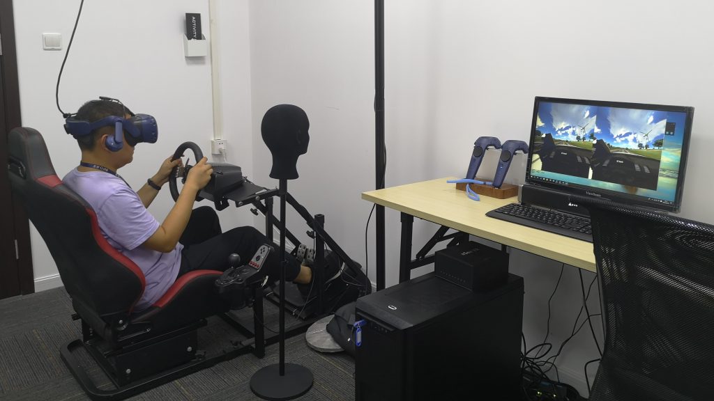 VR头盔式驾驶模拟器